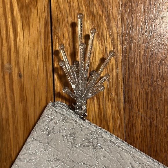 MAC Silver Makeup Cosmetic Bag w Zipper Holiday Metallic Firelit Collection - Picture 2 of 4